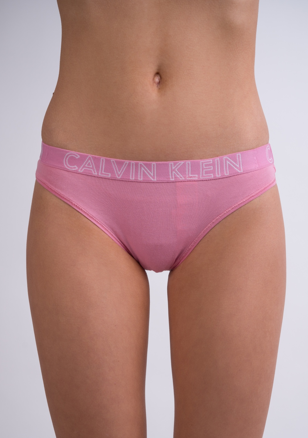 Dámská tanga Calvin Klein QD3636 VIP Prádlo