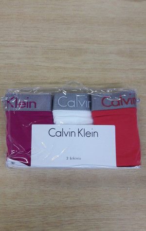 Dámske tangá Calvin Klein QD3590 3PACK vianočné
