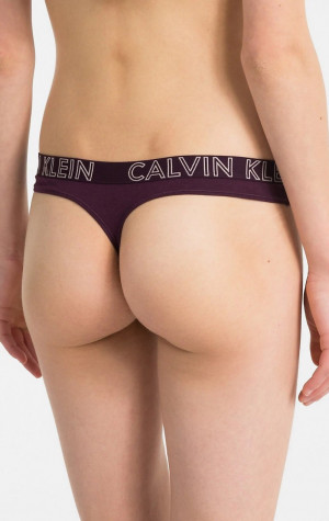Dámská tanga Calvin Klein QD3636