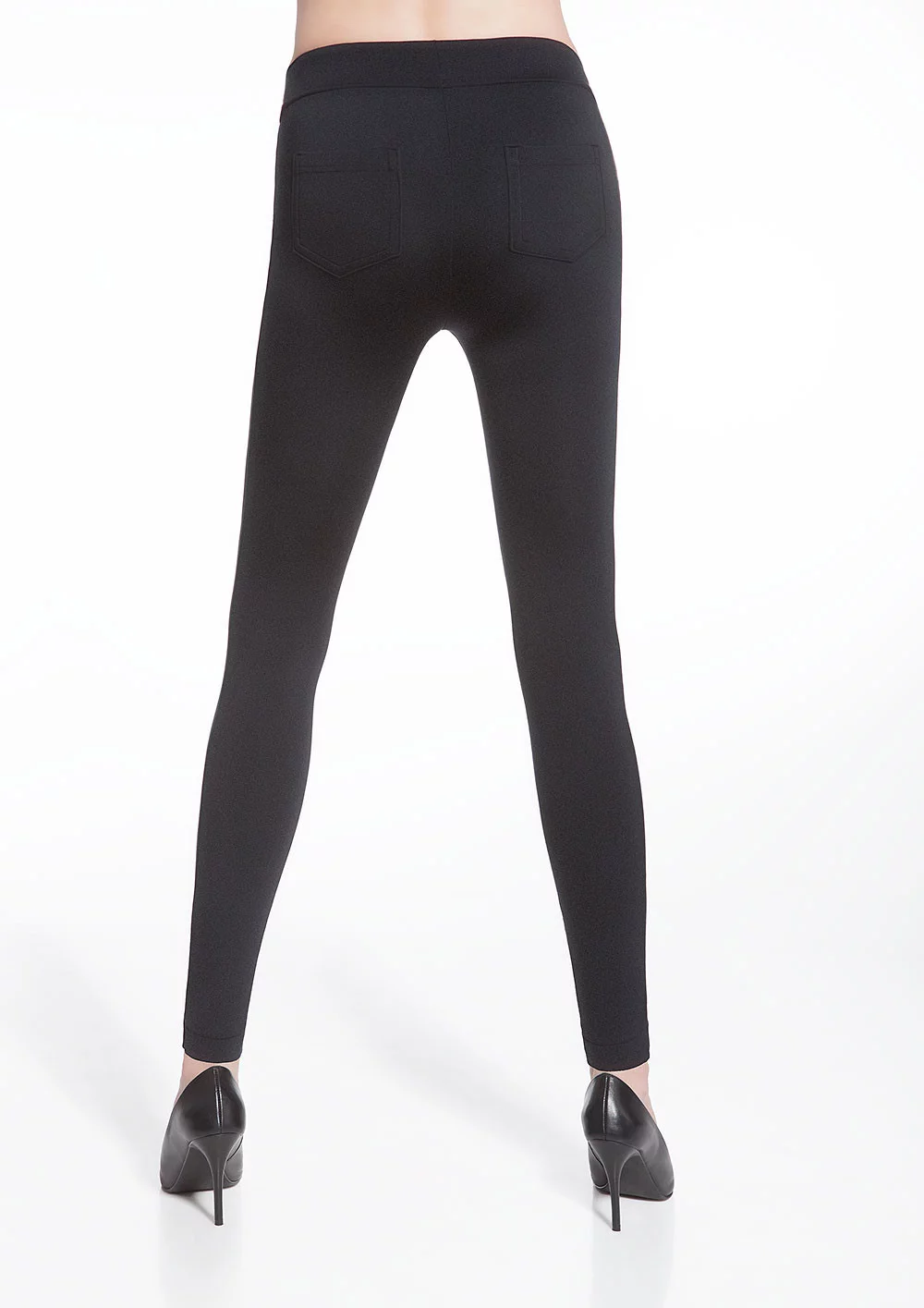 Legíny Laura - Bas Bleu