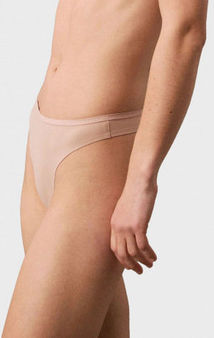 D&aacute;msk&aacute; tanga Calvin Klein QF7820
