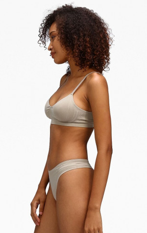 Dámská tanga Calvin Klein QF6611