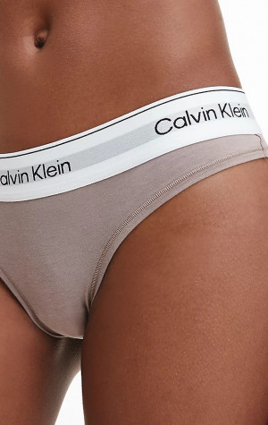 Dámská tanga Calvin Klein QF7050