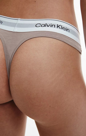 Dámská tanga Calvin Klein QF7050